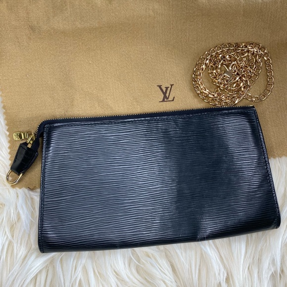 LV Epi Pochette - Picture 10 of 15